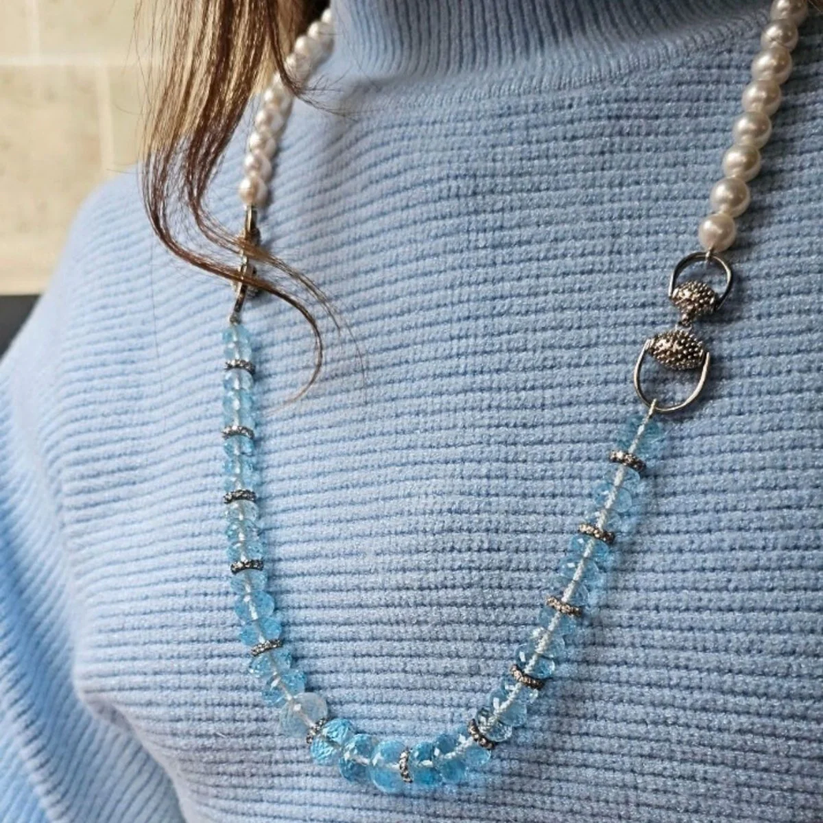 Collier Sautoir en argent, perles et topazes - Image 2