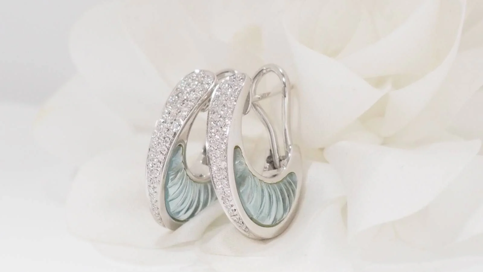 Boucles d'oreilles Clips en or blanc aigues marines et diamants - Image 5