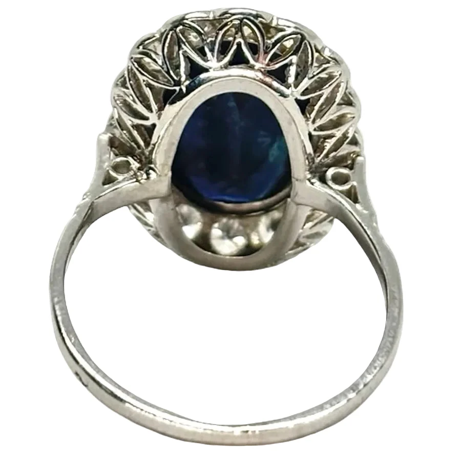 Bague en platine, saphir, et diamants - Image 4