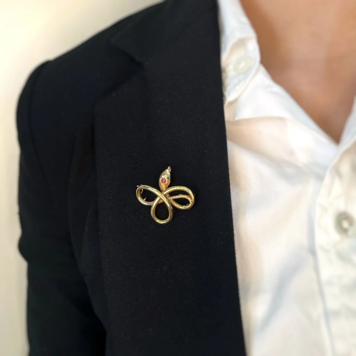 Broche Serpent - Or, Saphir et émeraudes - Image 2