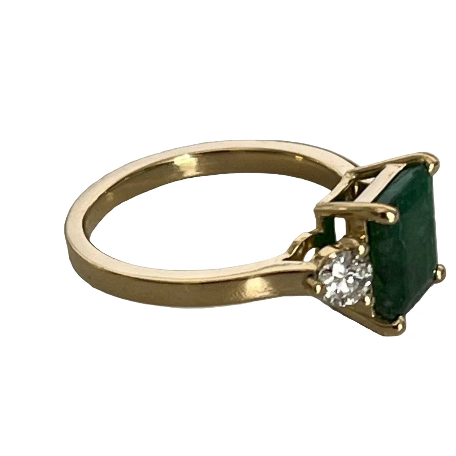 Bague Solitaire en or jaune, émeraude et diamants - Image 3