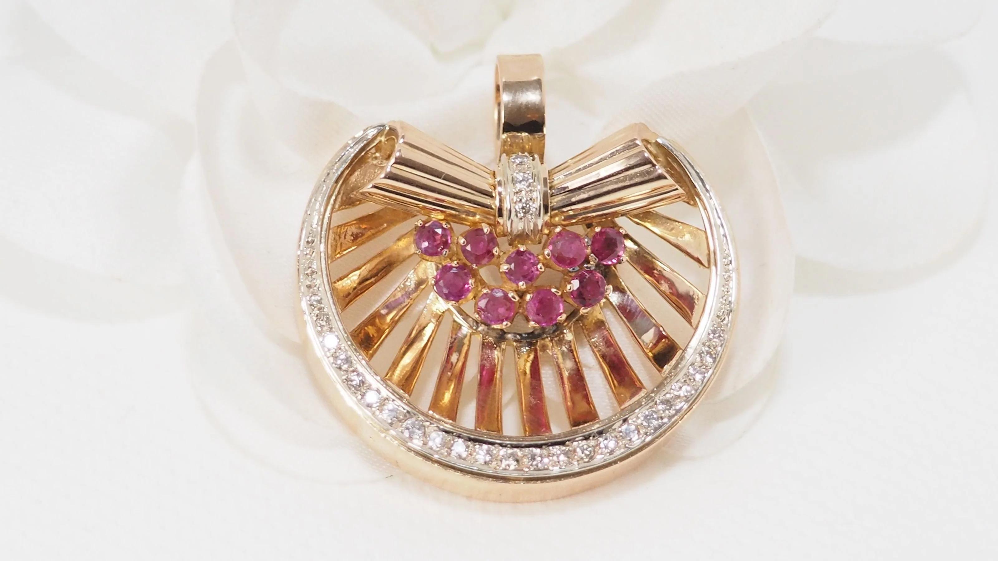 Pendentif en or jaune, rubis et diamants - Image 3