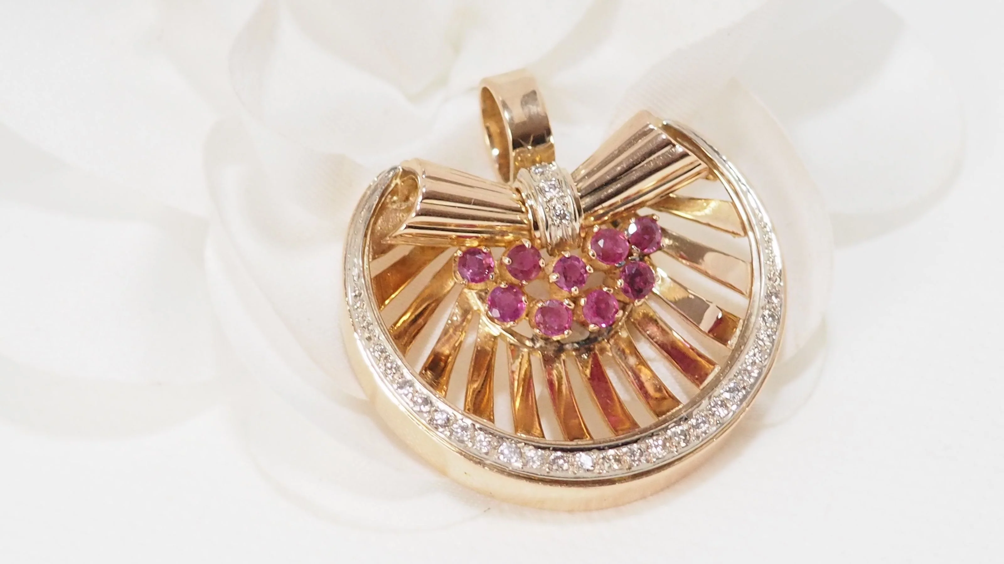 Pendentif en or jaune, rubis et diamants - Image 5