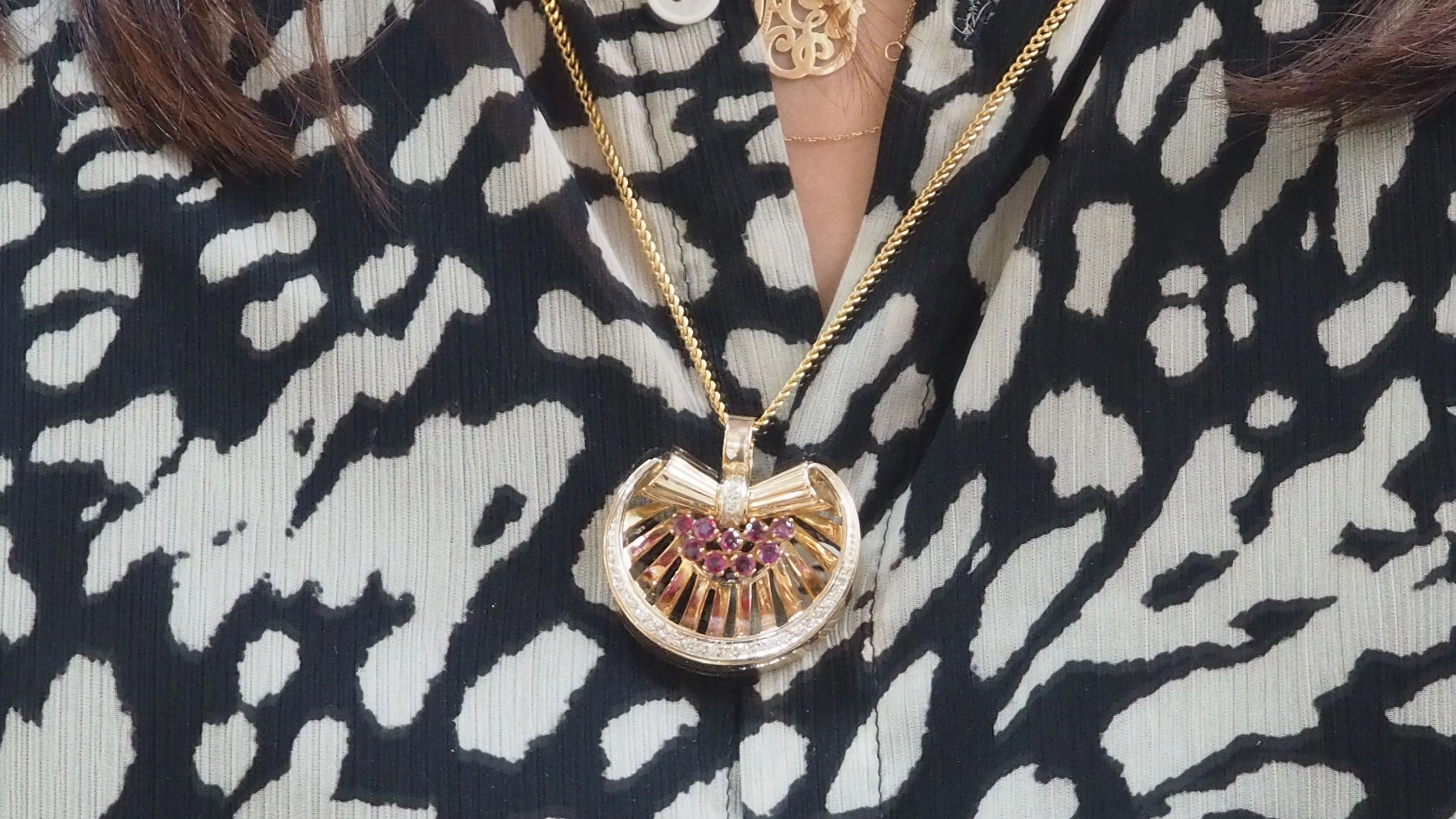 Pendentif en or jaune, rubis et diamants - Image 9