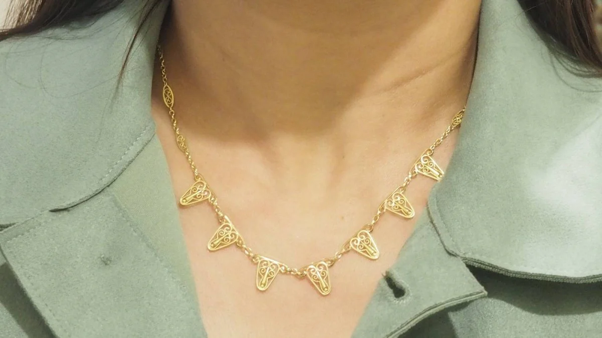 Collier draperie en or filigrané - Image 2