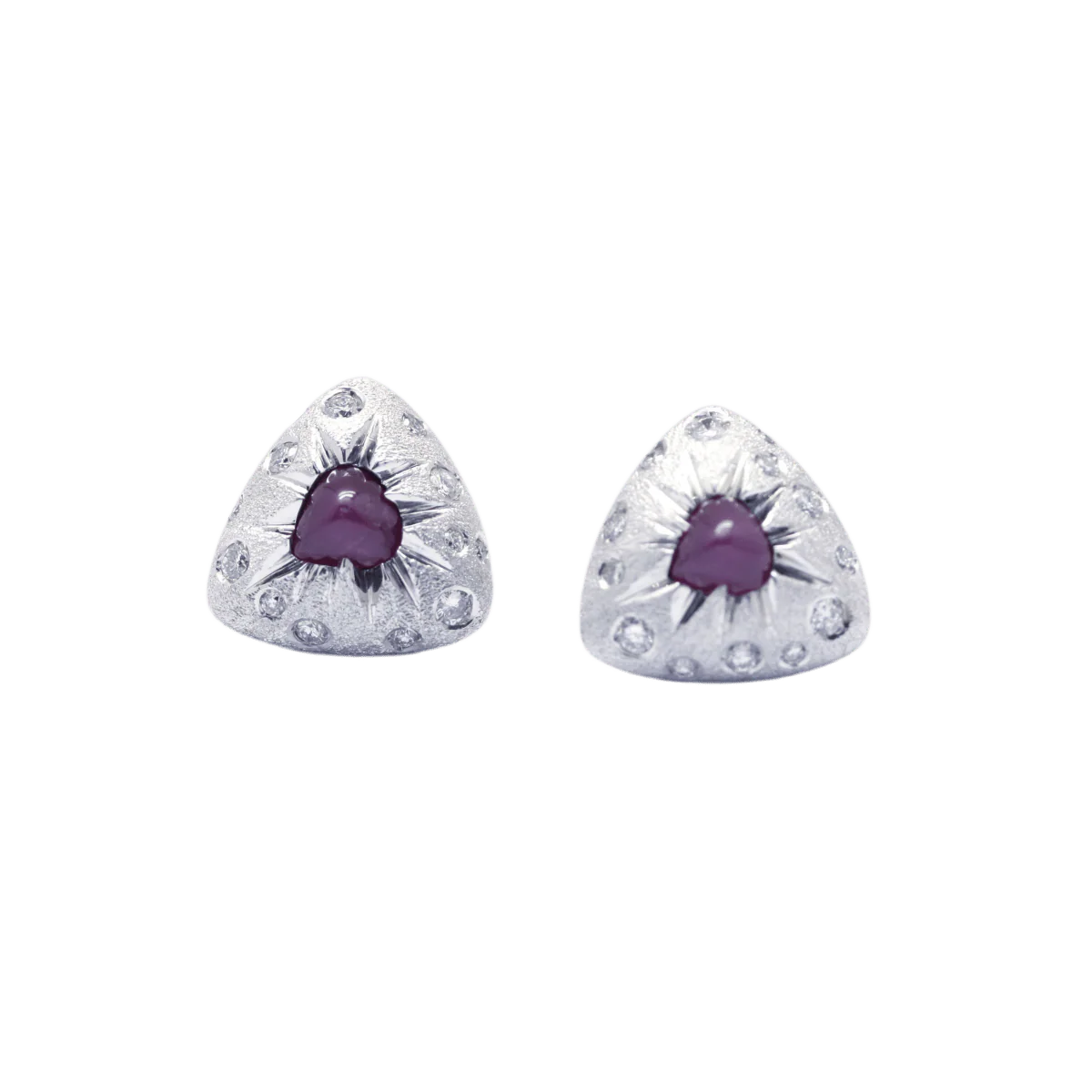 Boucles d'oreilles Clips en or blanc, rubis et diamants