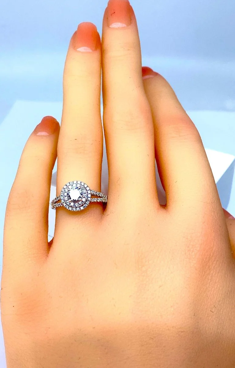 Bague en or blanc et diamant central - Image 7
