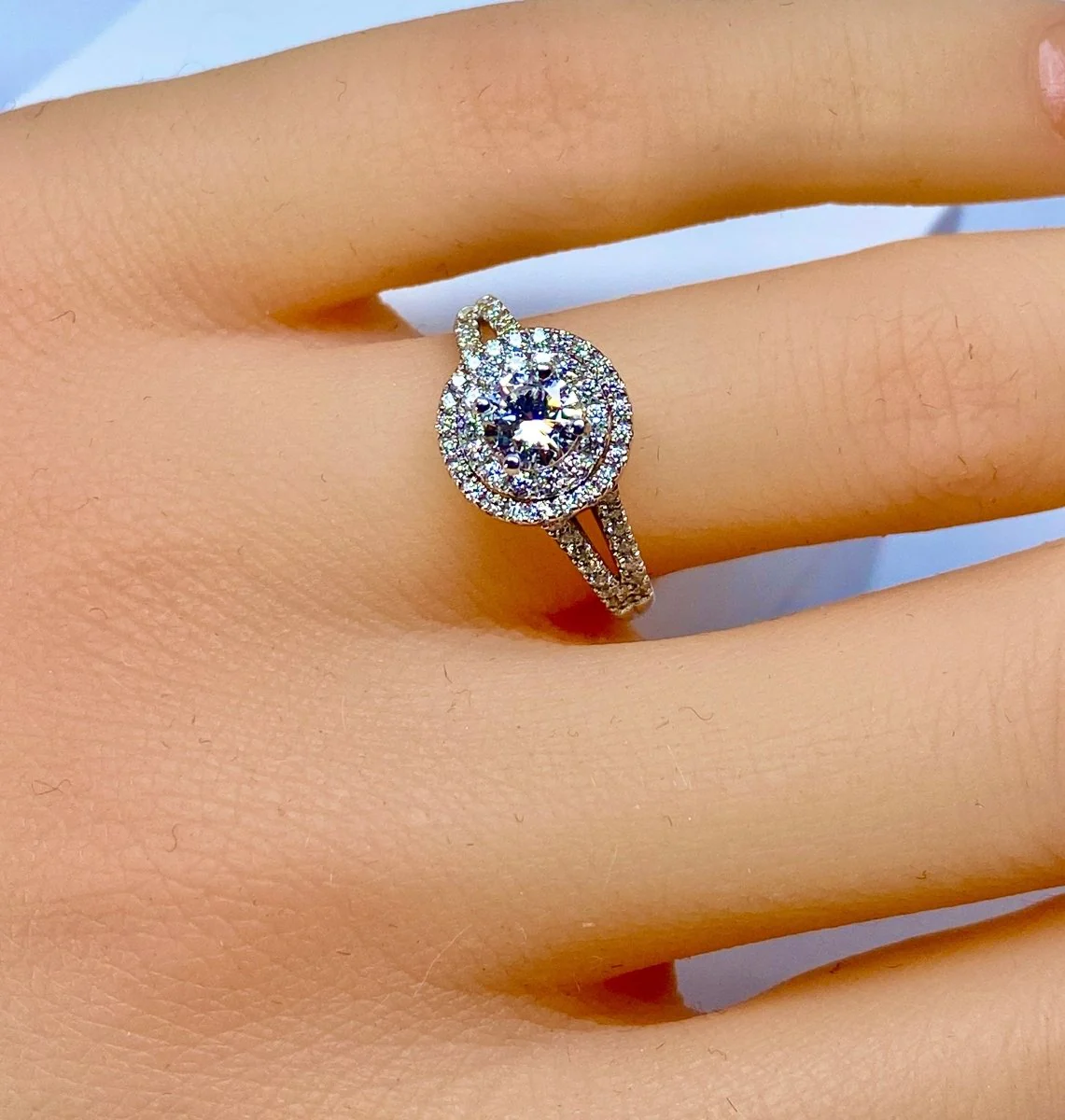 Bague en or blanc et diamant central - Image 8