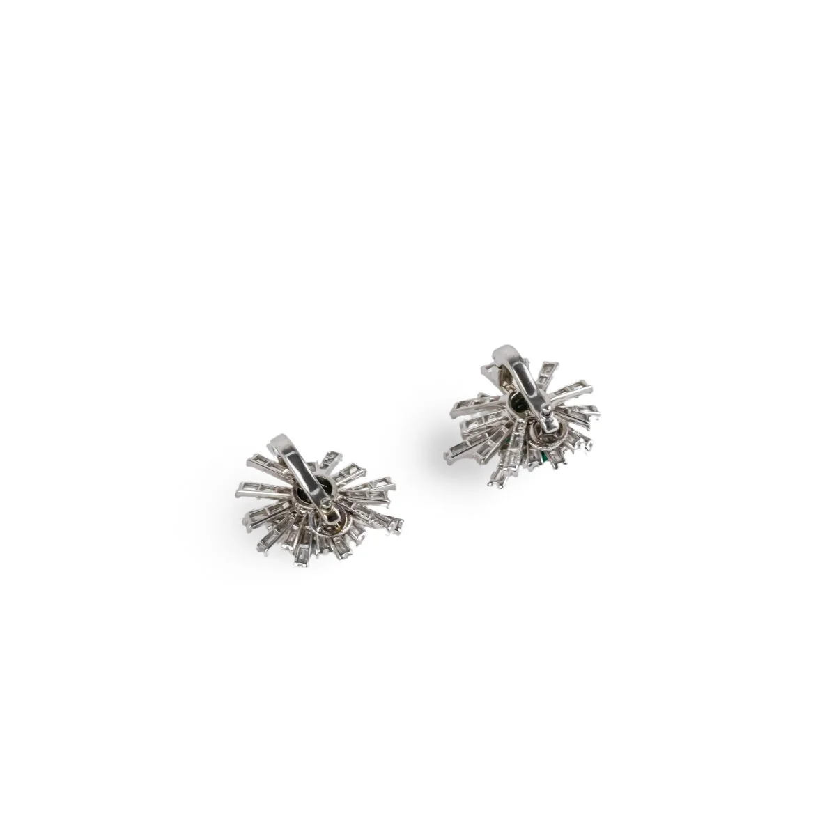 Boucles d'oreilles Clip en or blanc, platine, émeraudes de Colombie et diamants - Image 3