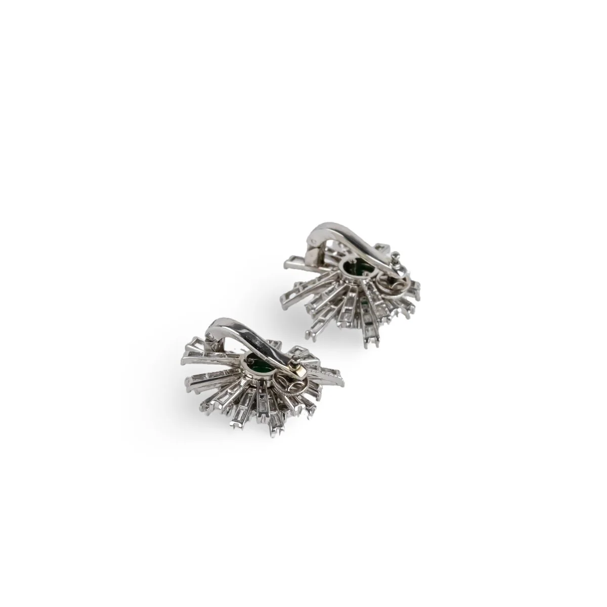 Boucles d'oreilles Clip en or blanc, platine, émeraudes de Colombie et diamants - Image 4