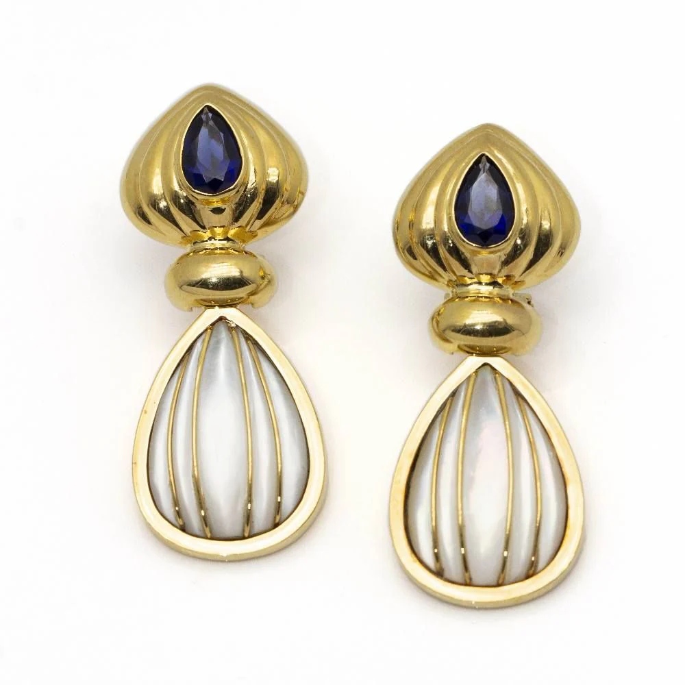Boucles d'oreilles nacre et saphir en or jaune - Image 3