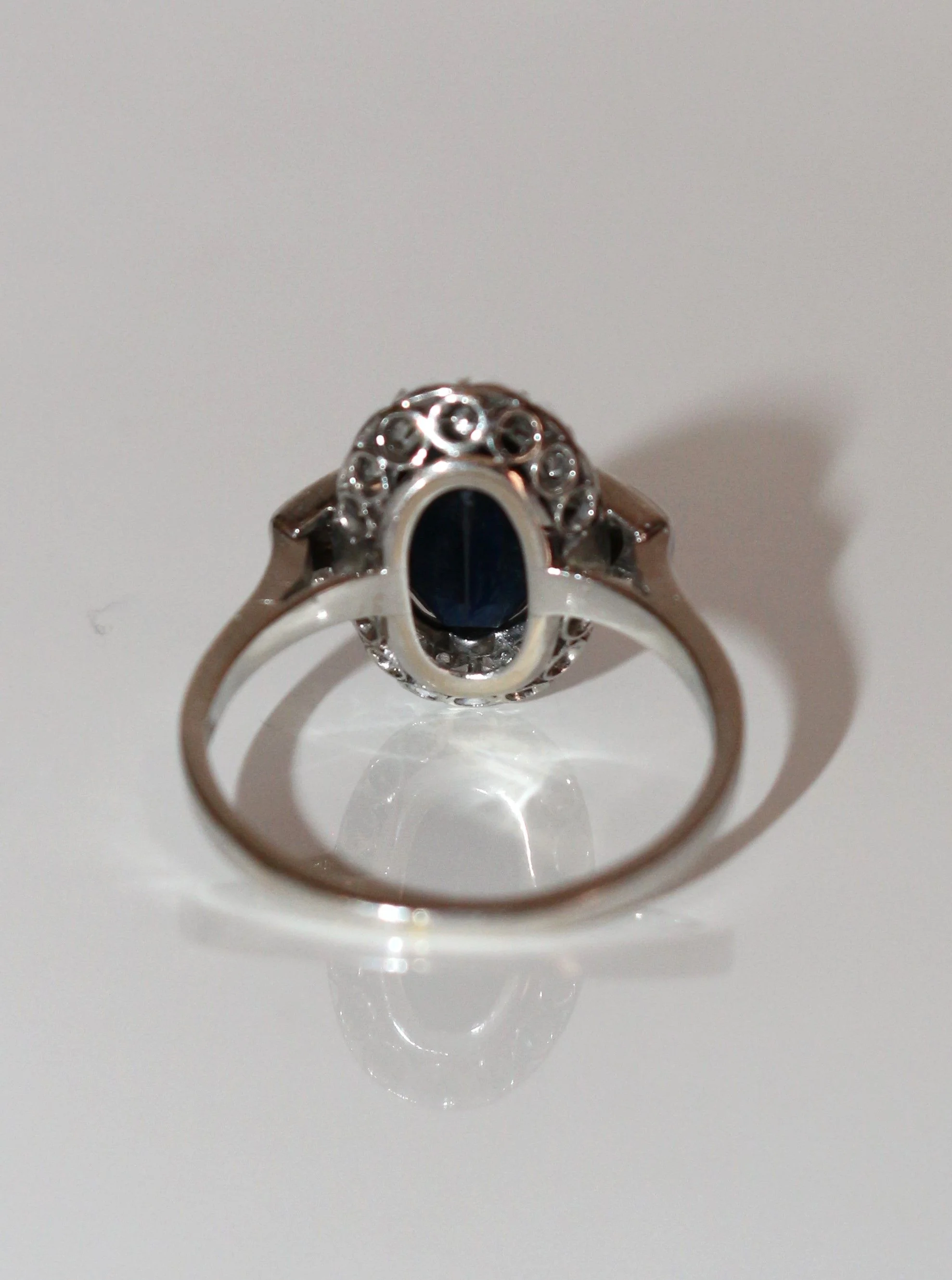 Bague Art Déco Saphir Et Diamants - Image 2