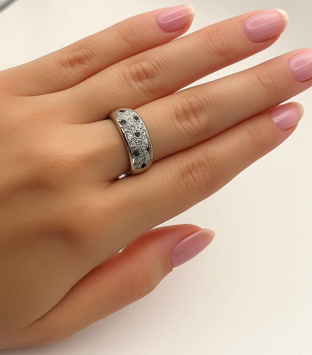 ANILLO BICOLOR EN ORO AMARILLO Y BLANCO, CON ZAFIROS Y DIAMANTES - Image 4