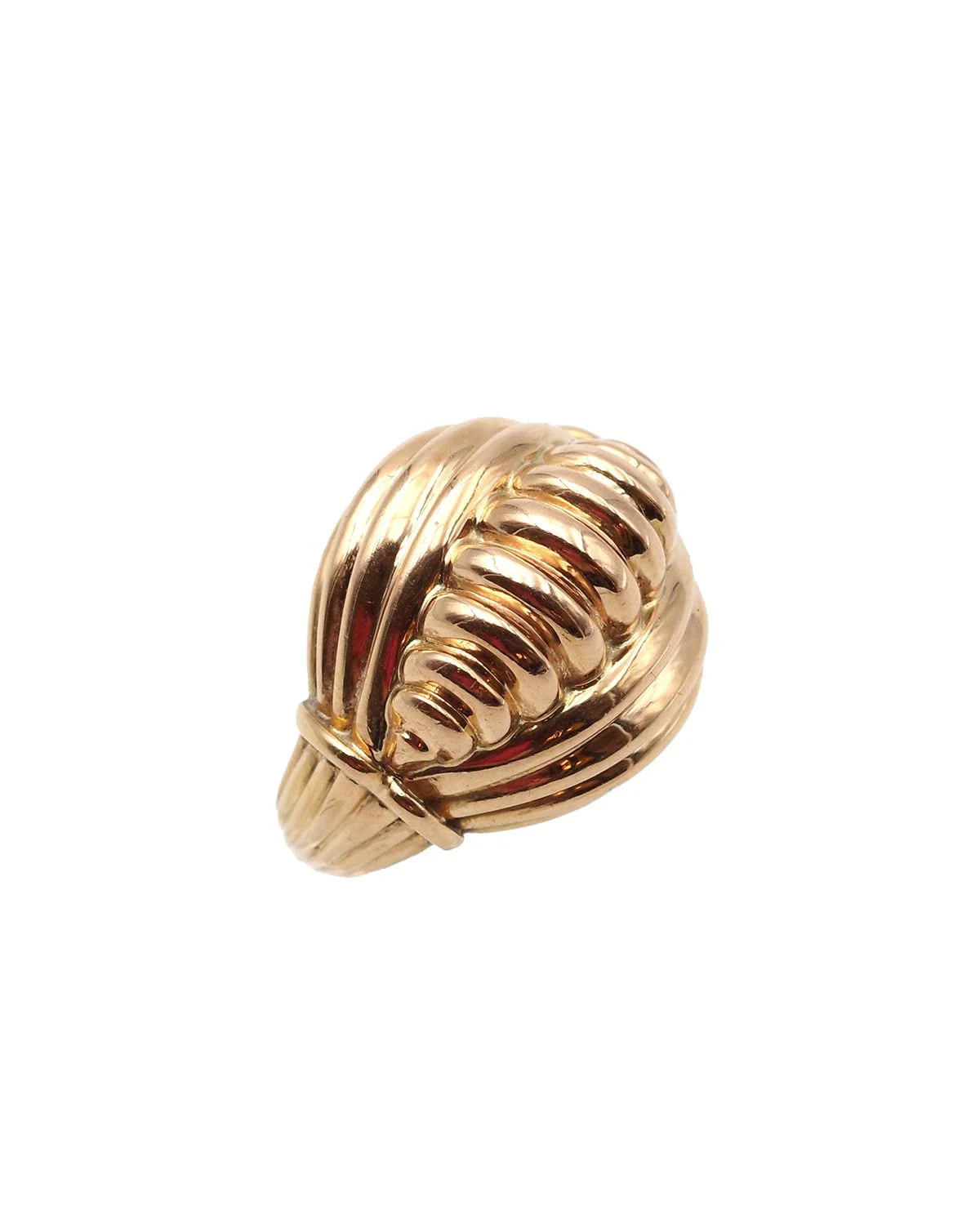 Bague dôme godrons en or