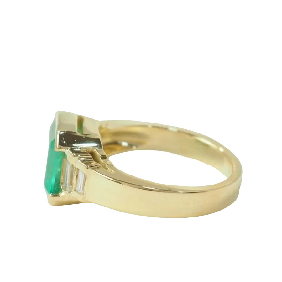 Bague en or jaune, émeraude, et diamants - Image 5