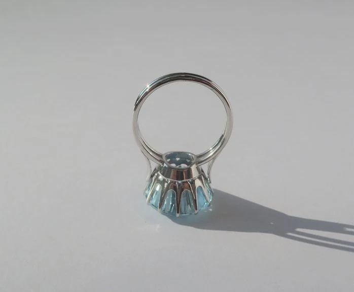 Bague solitaire en or blanc et aigue-marine - Image 7
