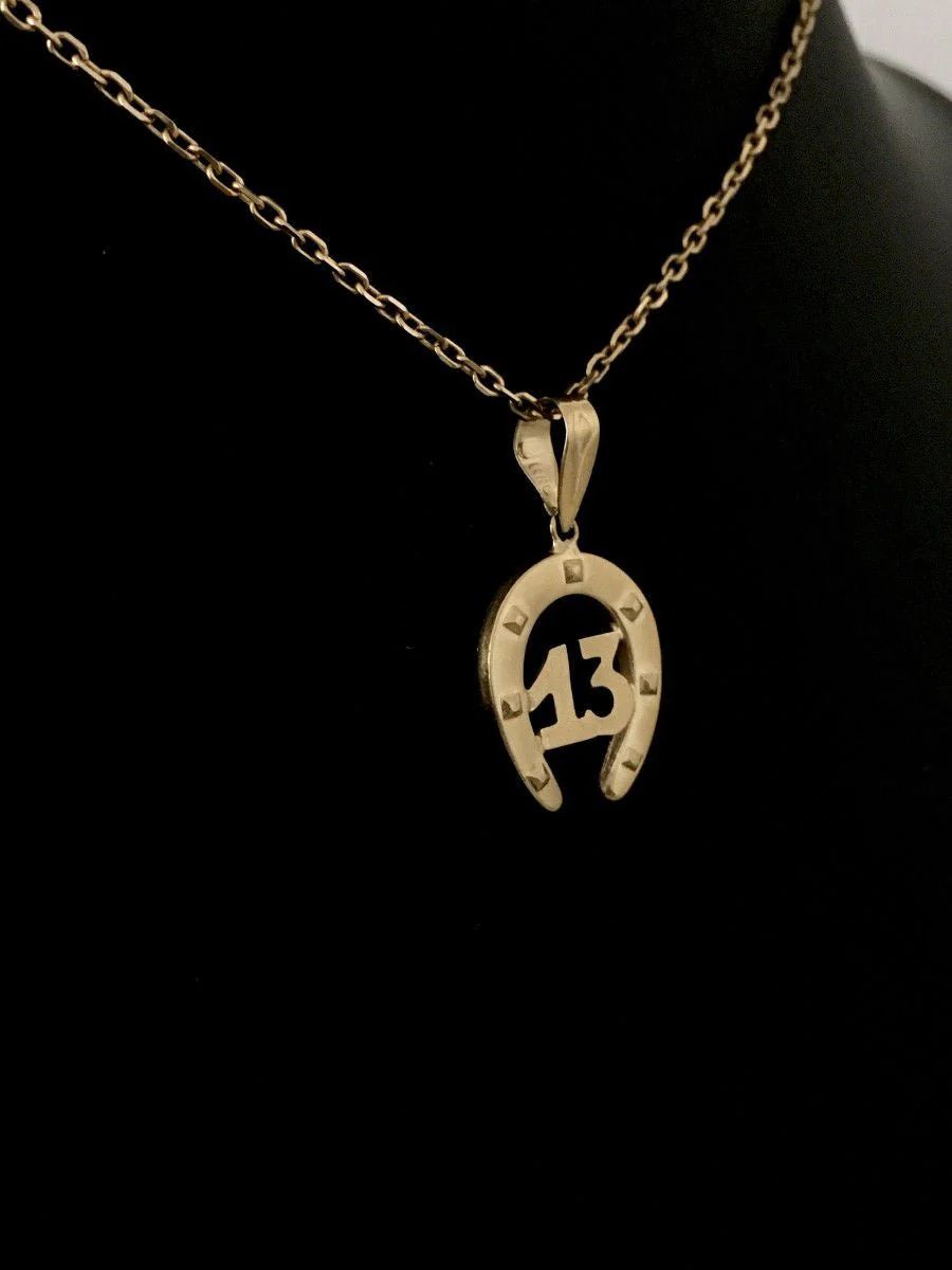 Pendentif en or jaune 18K en forme de fer à cheval - Image 2