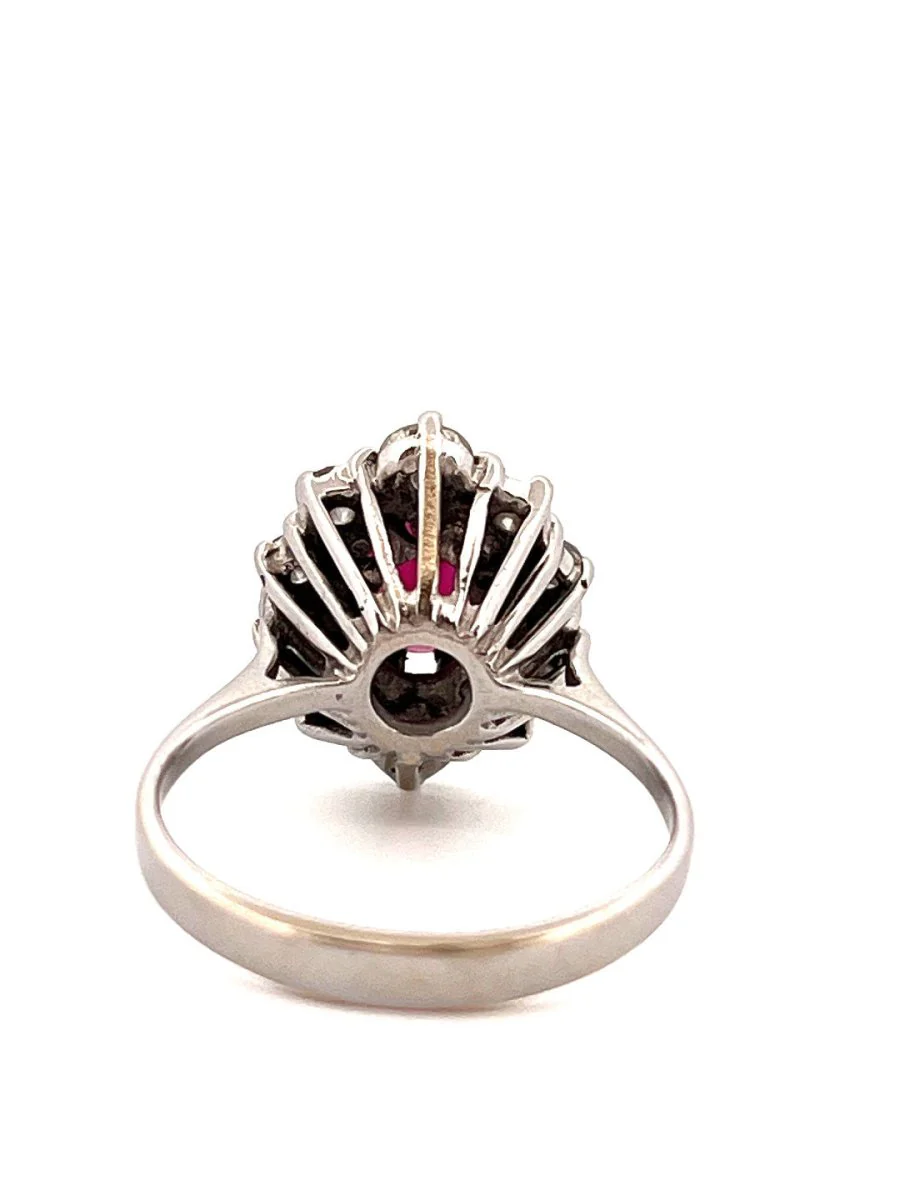 Bague Marguerite en or blanc et en rubis et diamants - Image 6