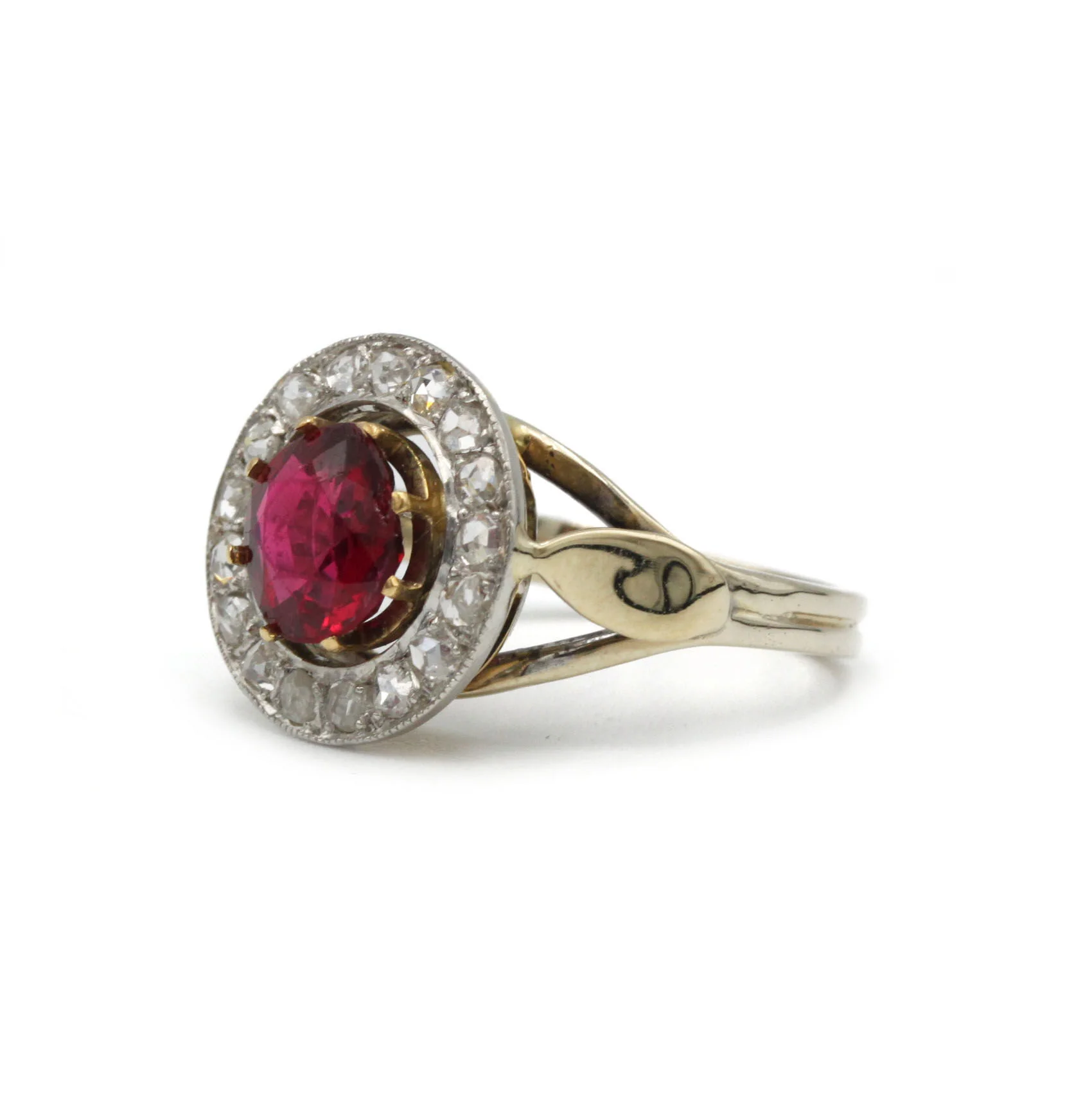 Bague - Or jaune, grenat et diamants - Image 2