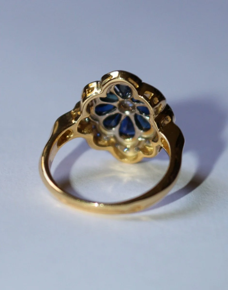 Bague Fleur or jaune saphirs diamants - Image 3