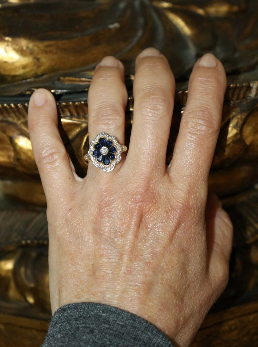 Bague Fleur or jaune saphirs diamants - Image 9