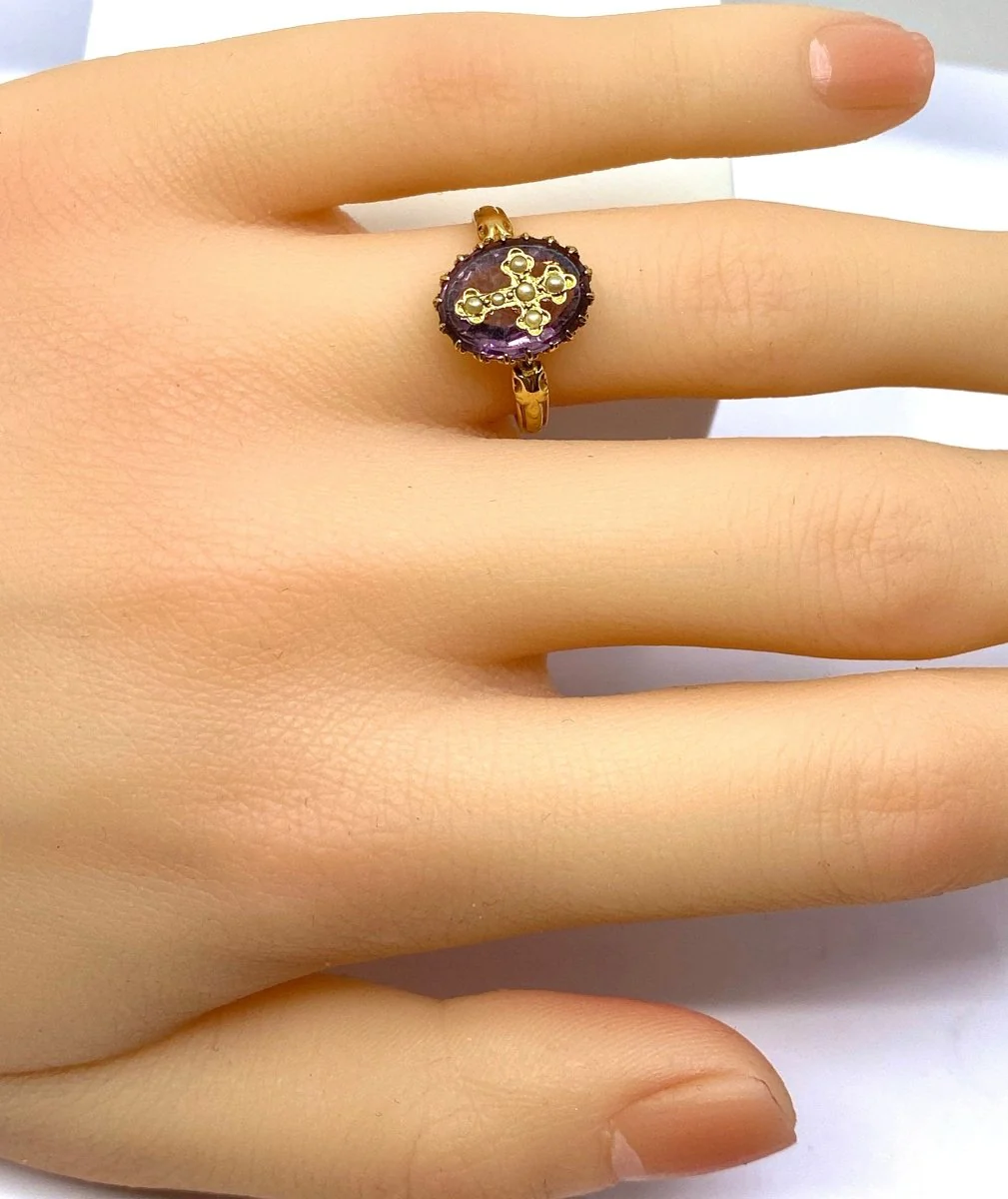 Bague en or jaune 18 carats avec croix en perles fines, vers 1880 - Image 7