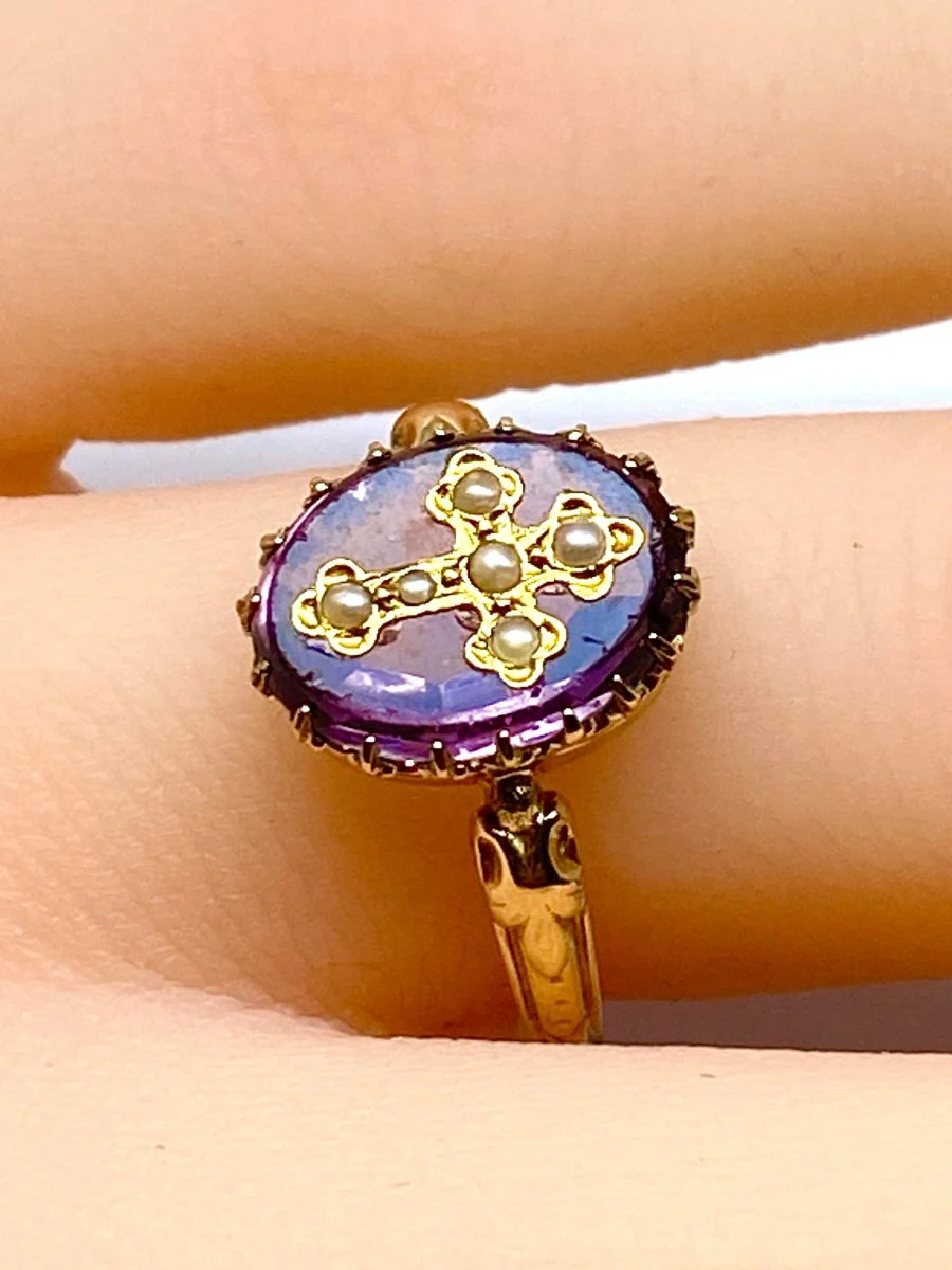 Bague en or jaune 18 carats avec croix en perles fines, vers 1880 - Image 8