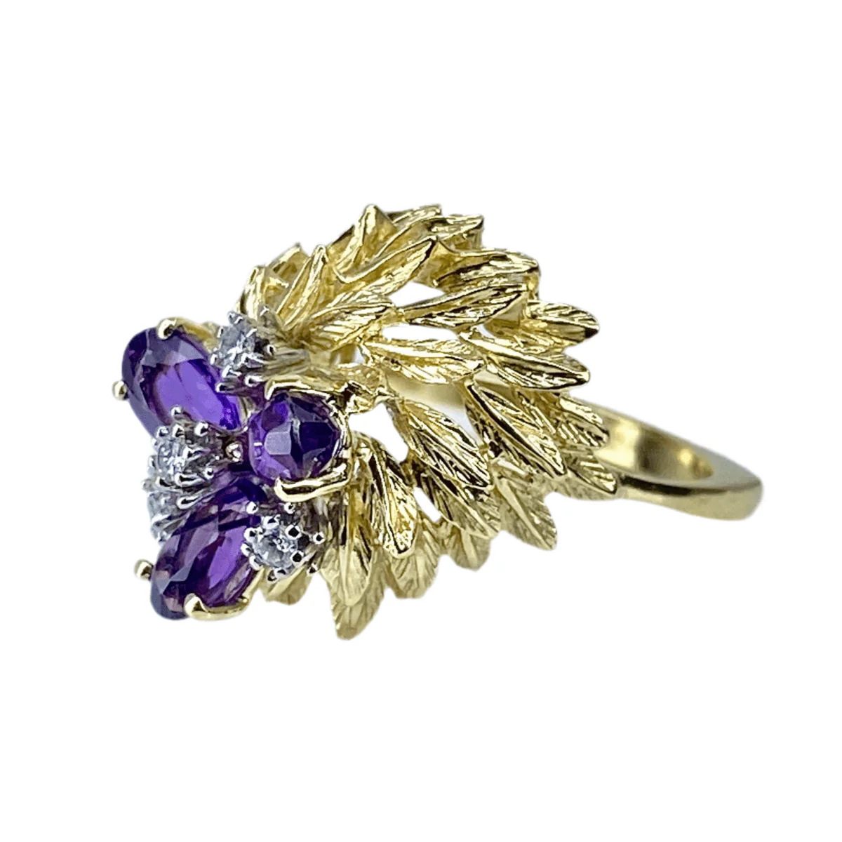 Bague et boucles d’oreilles en or jaune, améthystes et diamants - Image 4