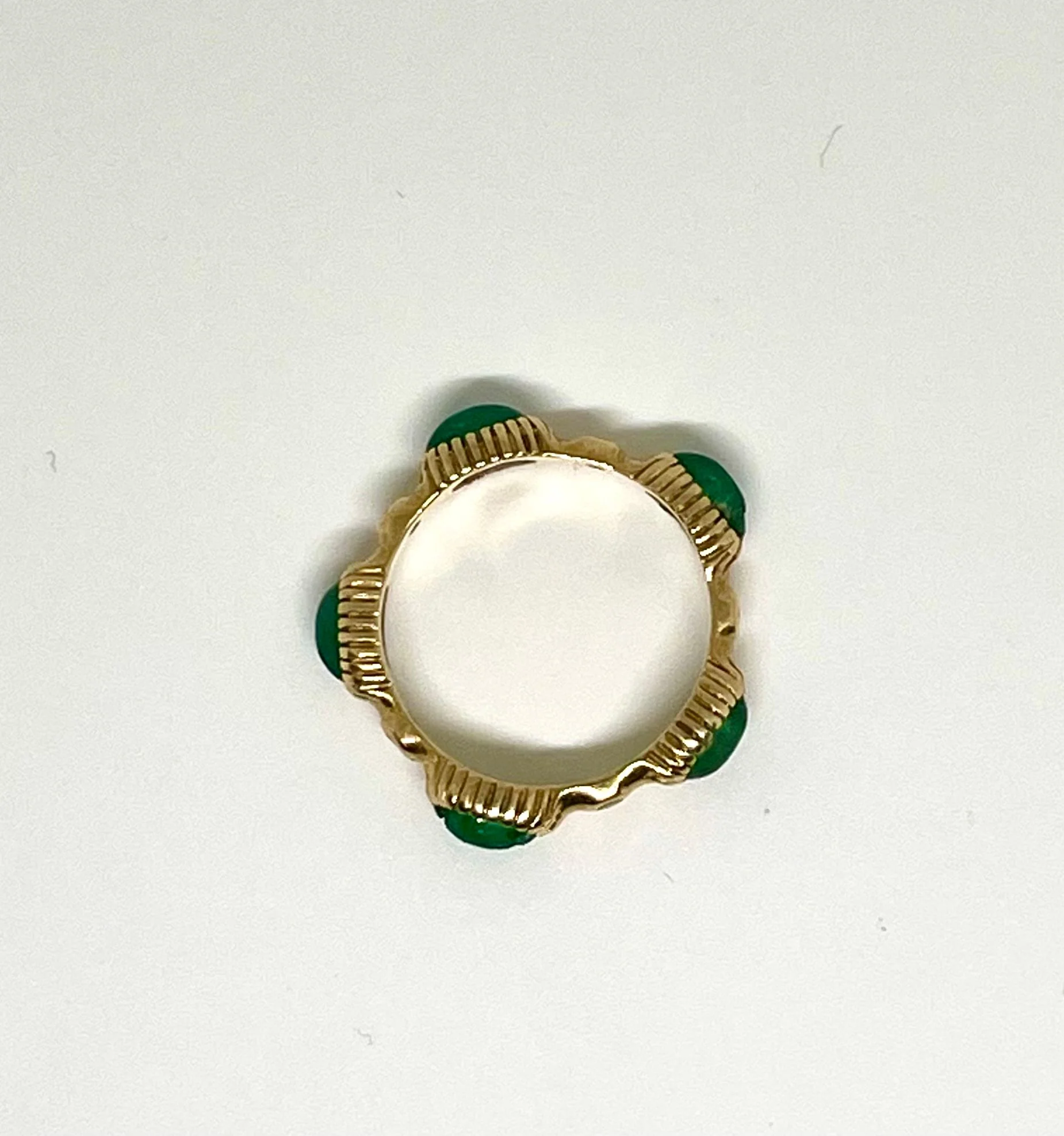Cartier-Bague or jaune, émeraudes et diamants