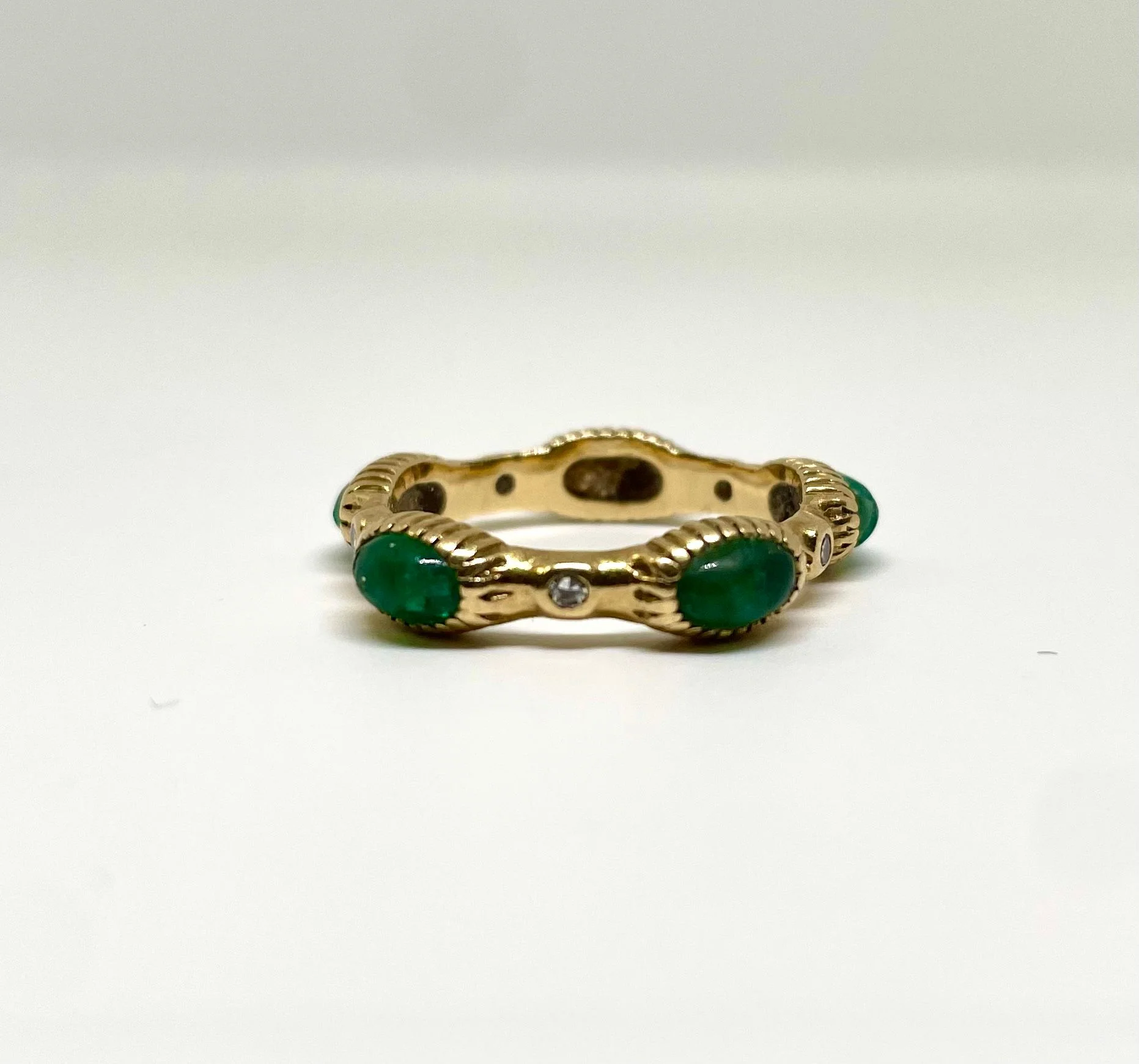 Cartier-Bague or jaune, émeraudes et diamants - Image 2