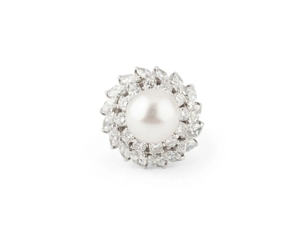 Bague en platine, perle de culture et diamants