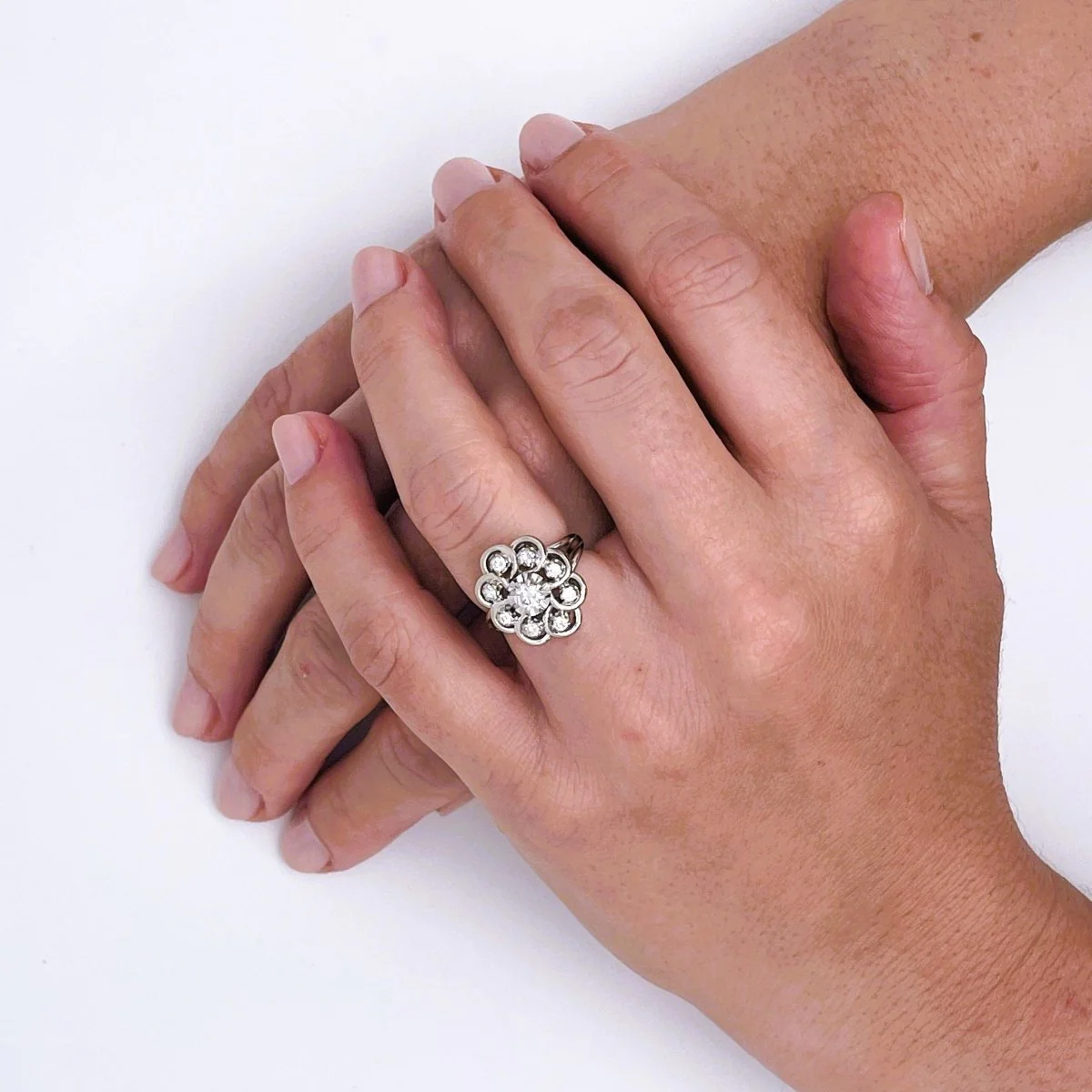 Bague Pompadour diamants en or blanc - Image 2