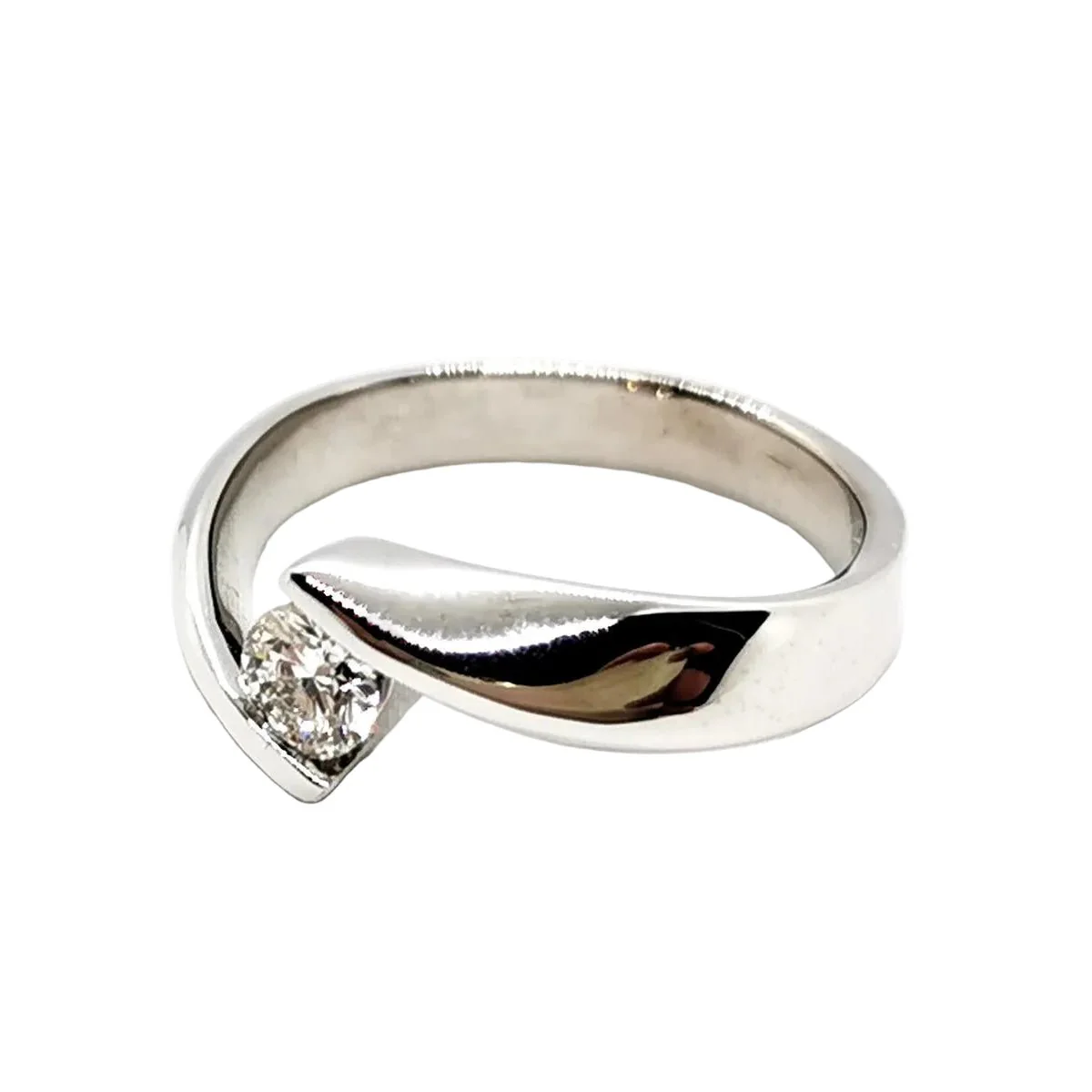 Bague Solitaire en or blanc et diamant - Image 2