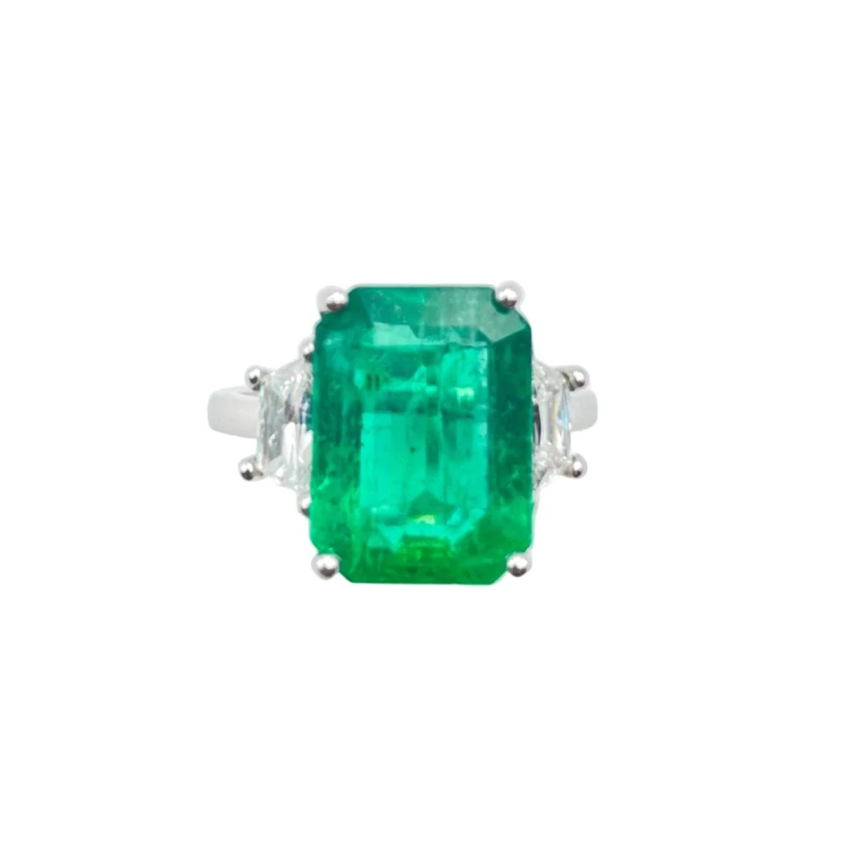 Bague Cocktail en or blanc, émeraude et diamants