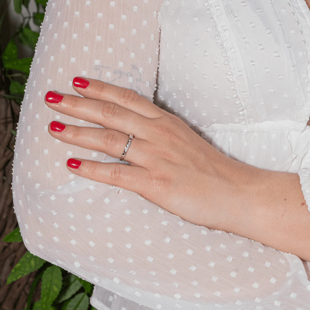Bague Alliance en or blanc et diamants - Image 2