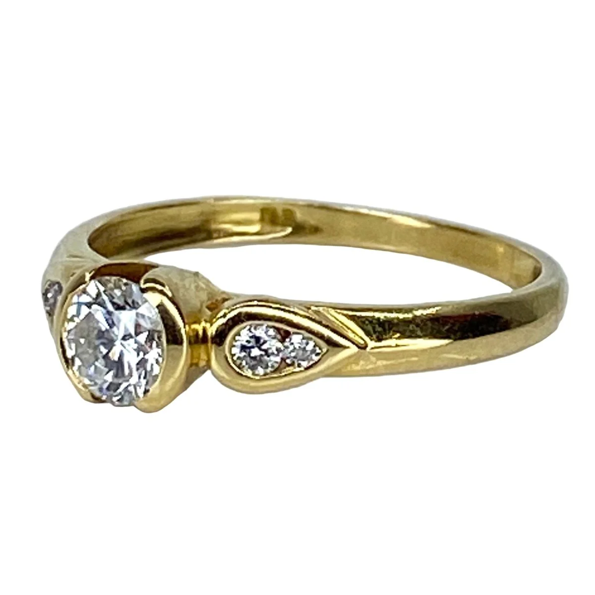 Bague Solitaire en or jaune et diamants - Image 3
