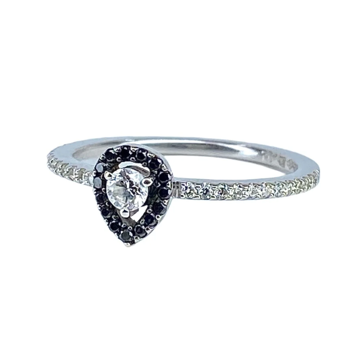 Bague solitaire en or blanc 18 carats, diamants blancs et diamants noirs - Image 3