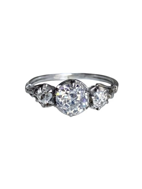 Bague Art Déco, en platine et diamants