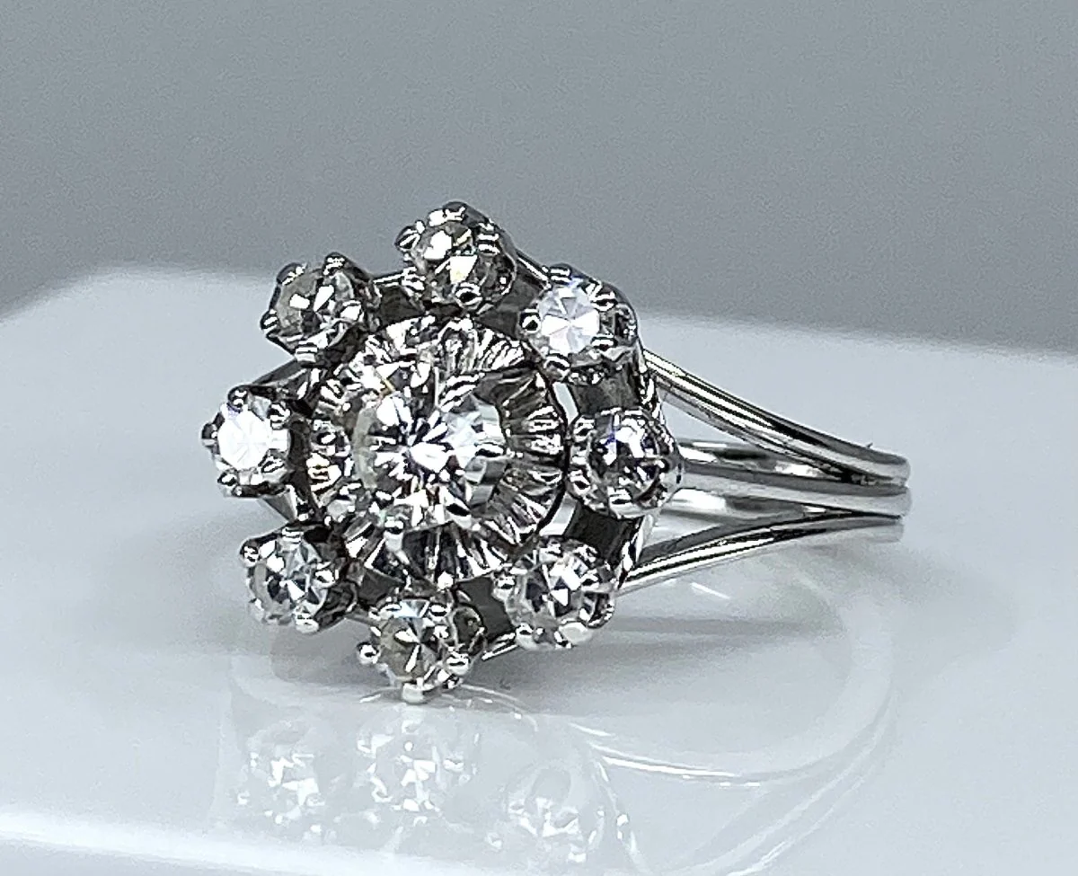 Bague marguerite en or 18 carats et diamants - Image 8