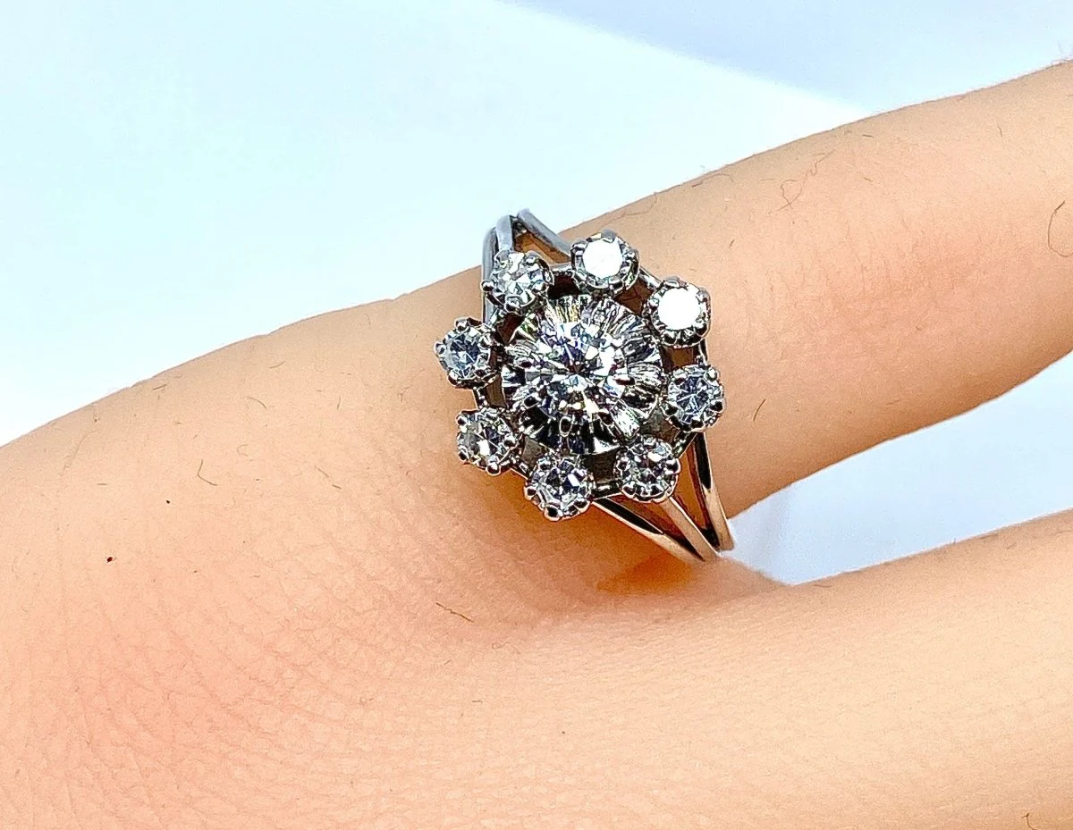 Bague marguerite en or 18 carats et diamants - Image 9