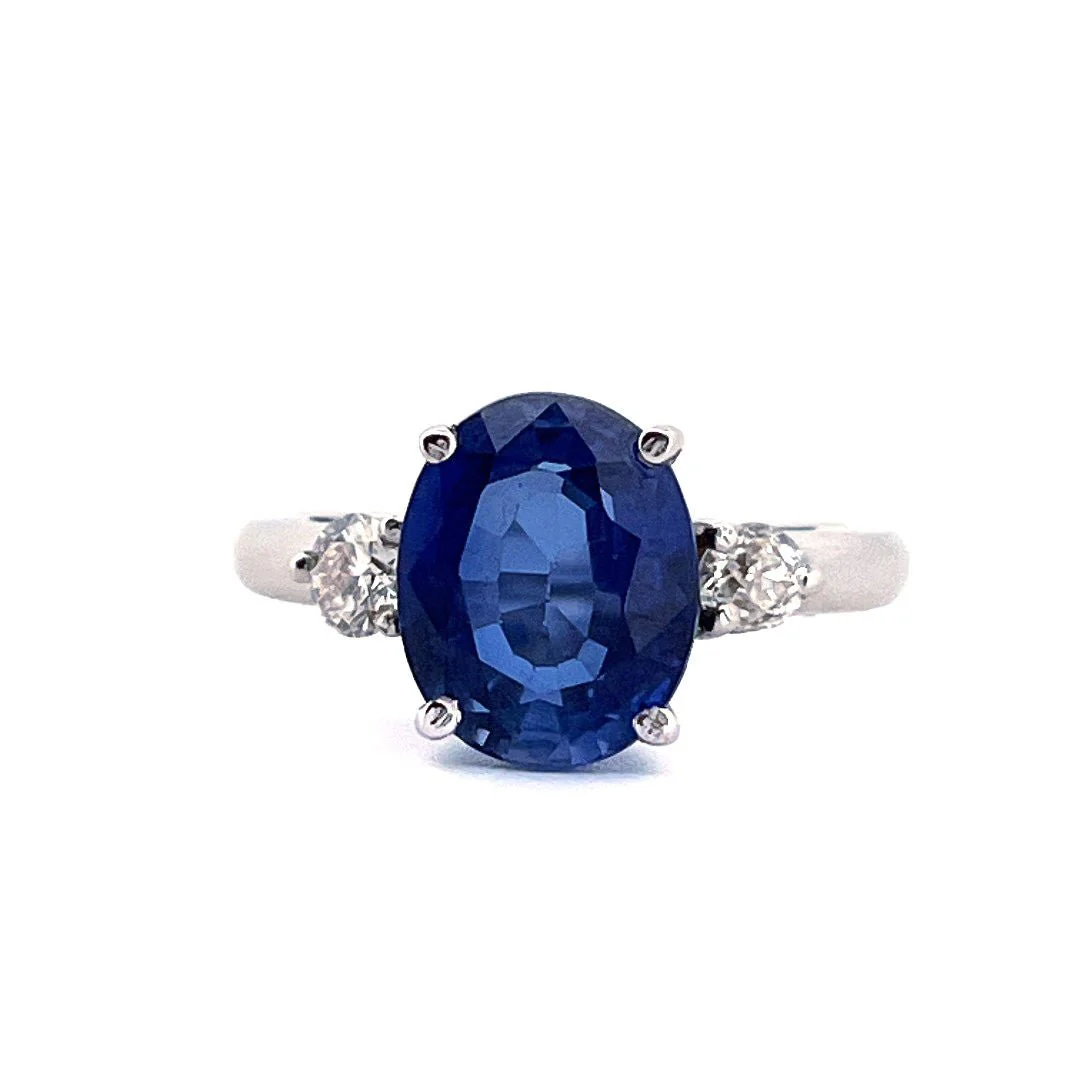 Bague Solitaire en or blanc et en saphir et diamants