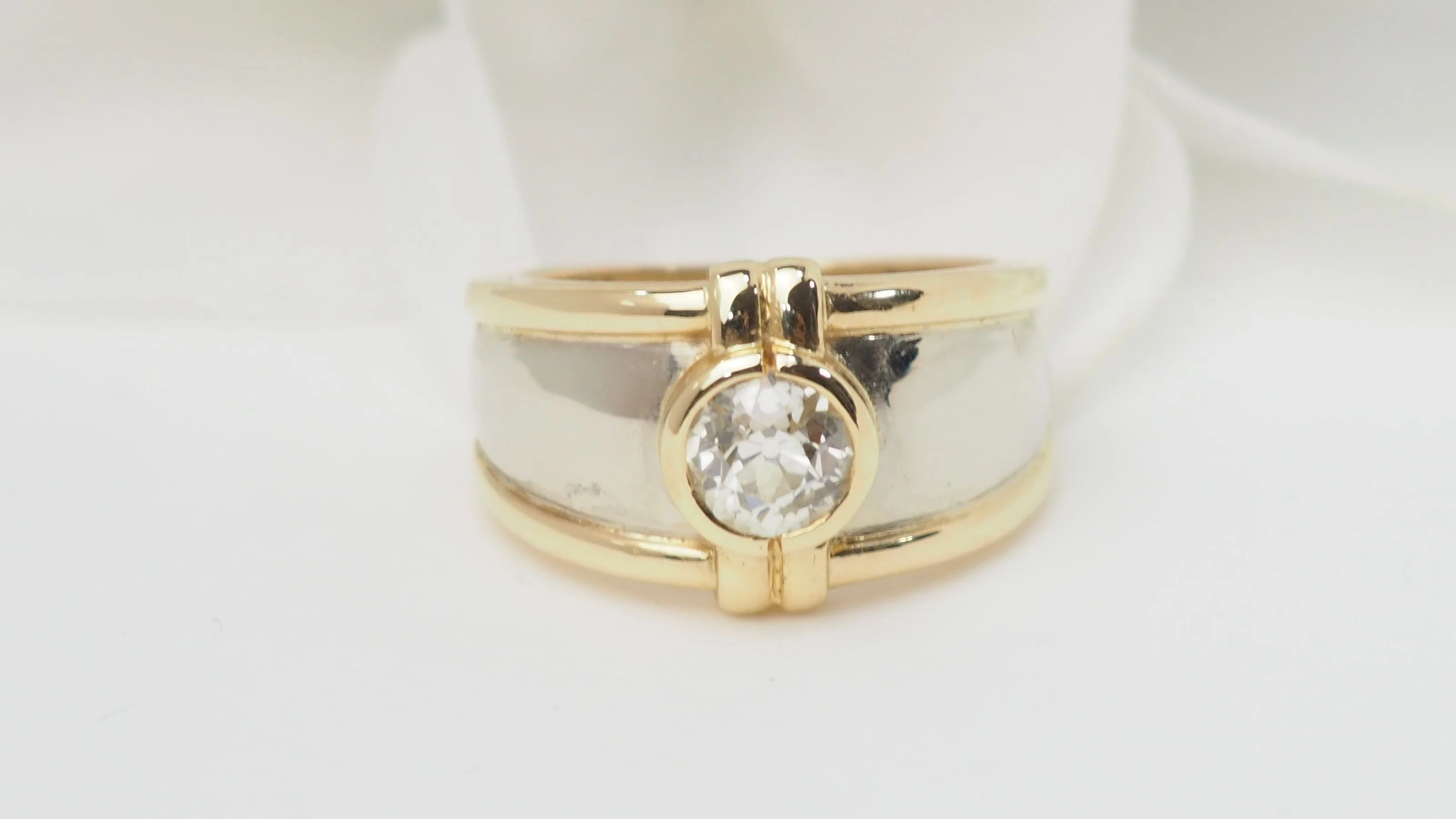 Bague jonc deux tons d'or et diamant