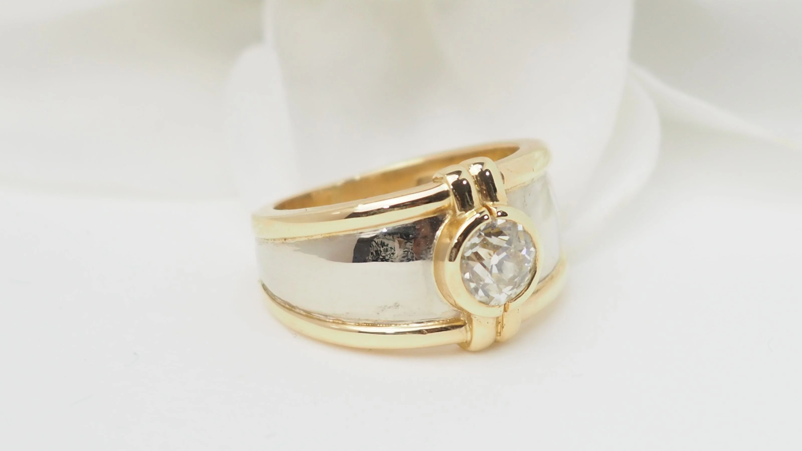 Bague jonc deux tons d'or et diamant - Image 2