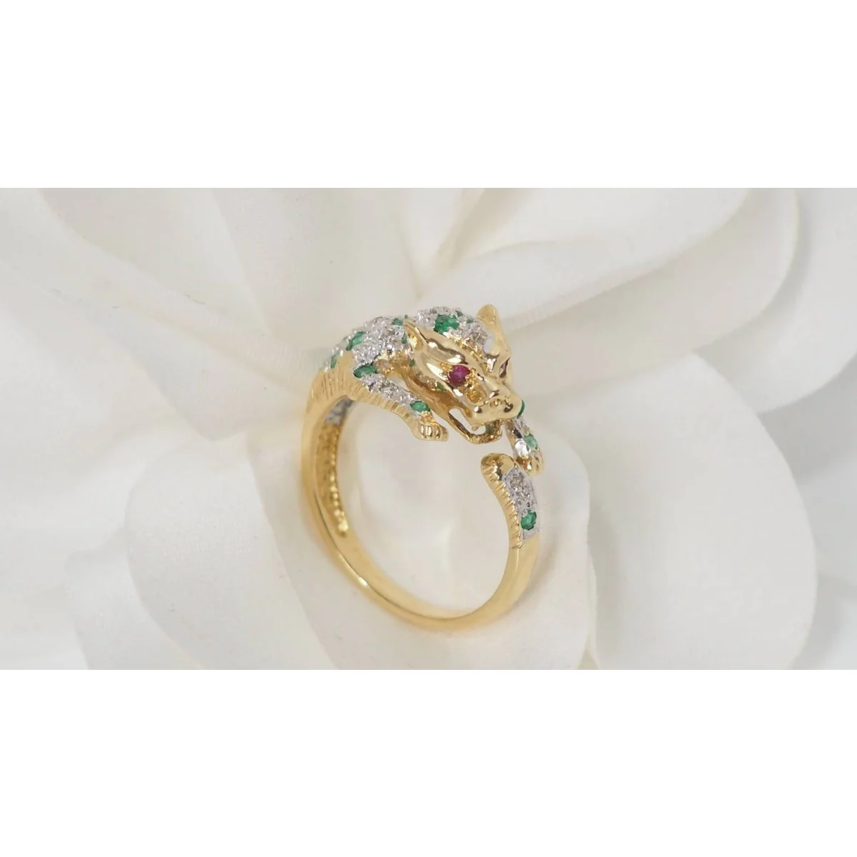 Bague Panthère en or jaune, rubis, émeraudes et diamants - Image 4
