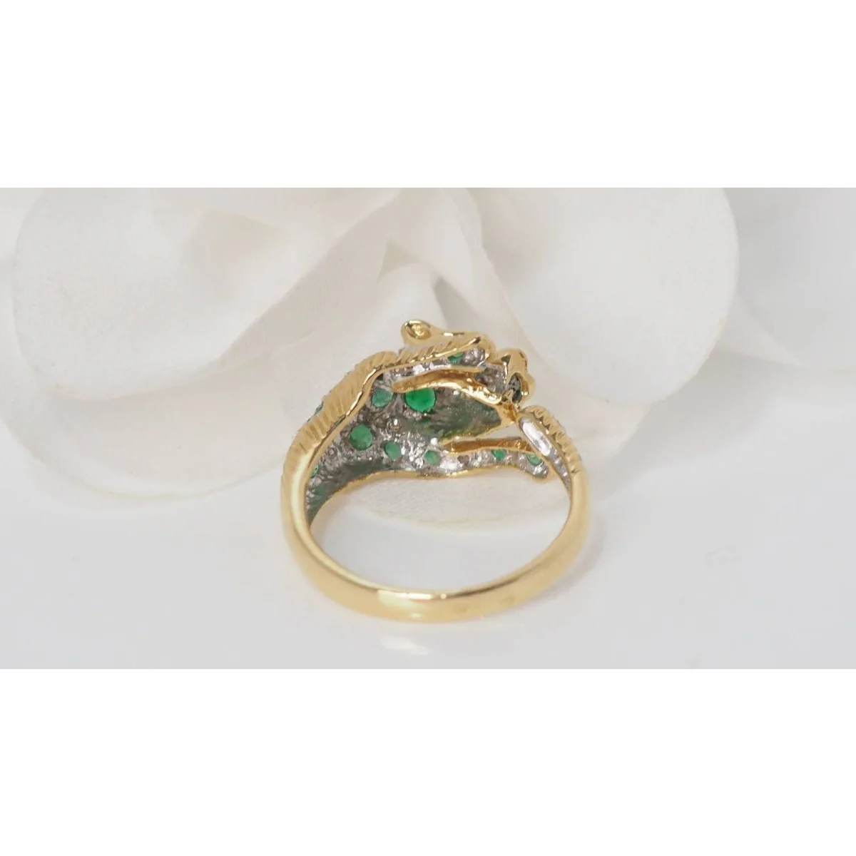 Bague Panthère en or jaune, rubis, émeraudes et diamants - Image 6