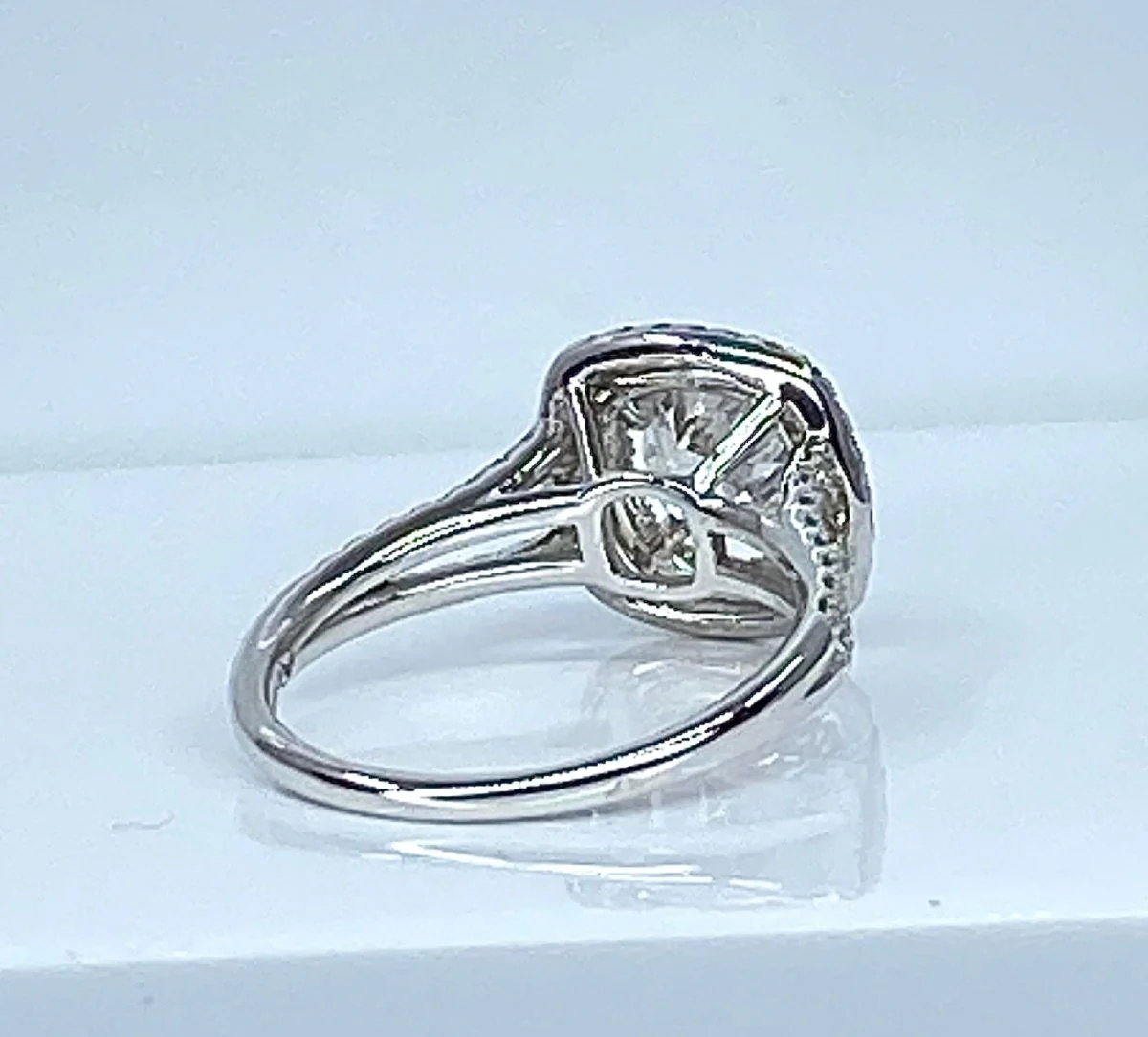 Bague en or blanc et diamants - Image 7