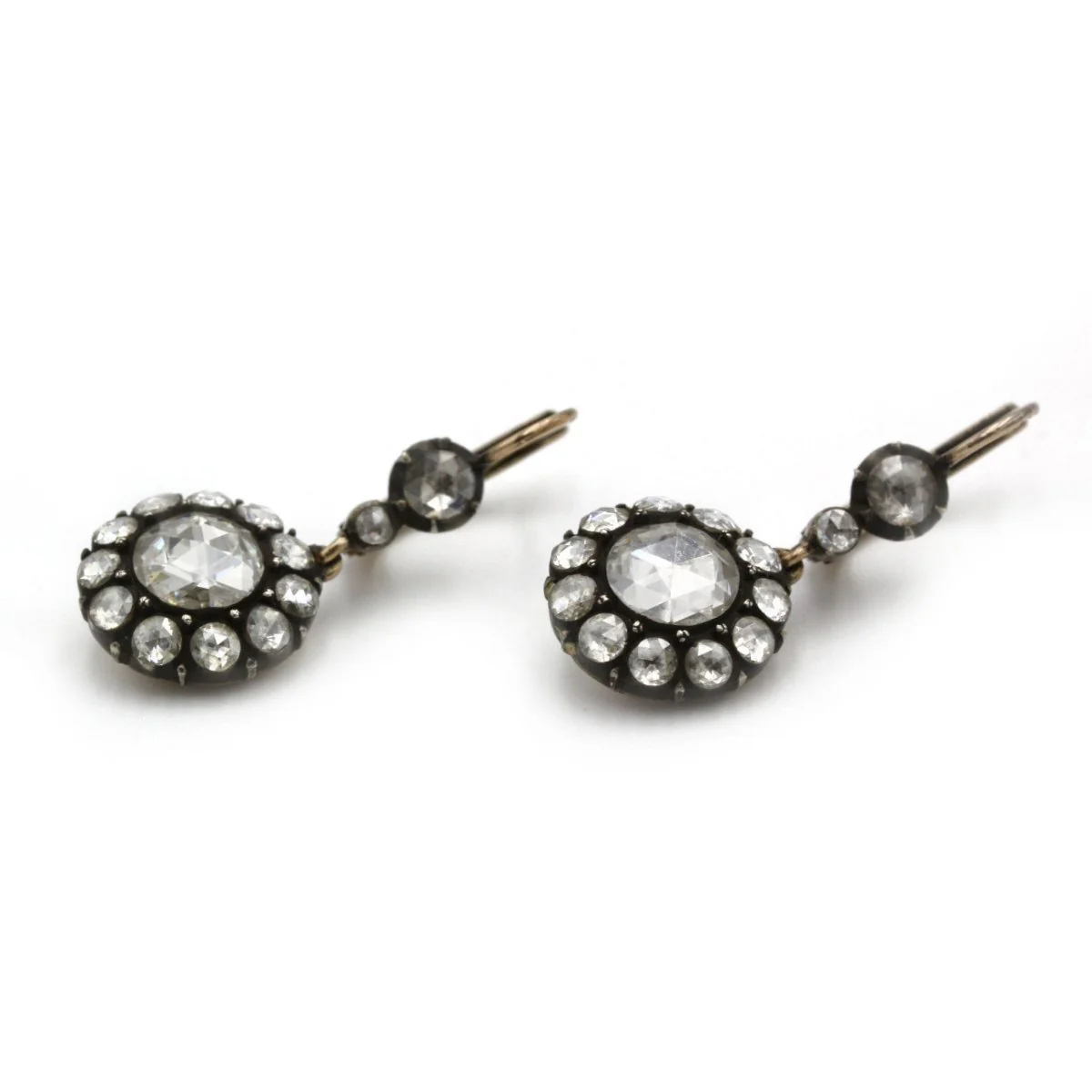 Boucles d'oreilles Dormeuses en or jaune et diamants - Image 3