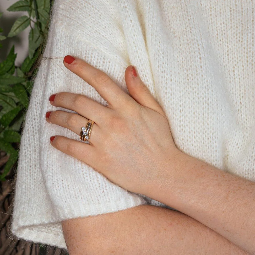 Bague Trilogie en or jaune, or blanc et diamants - Image 2