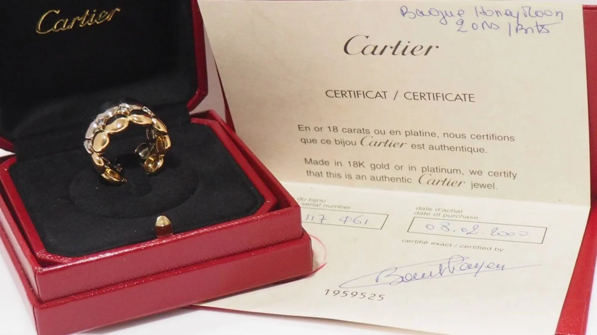 Bague Bandeau CARTIER "HoneyMoon" en or blanc, or jaune et diamants - Image 6