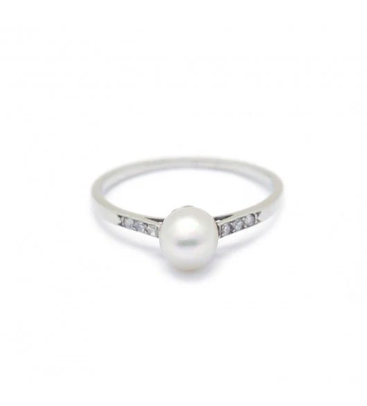 Bague Solitaire en or blanc, perle et diamants